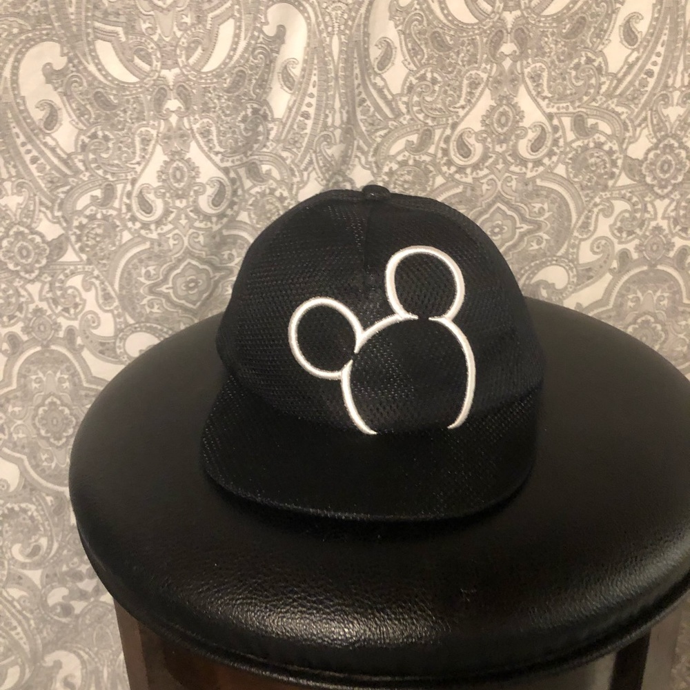 Mickey Mouse hat black